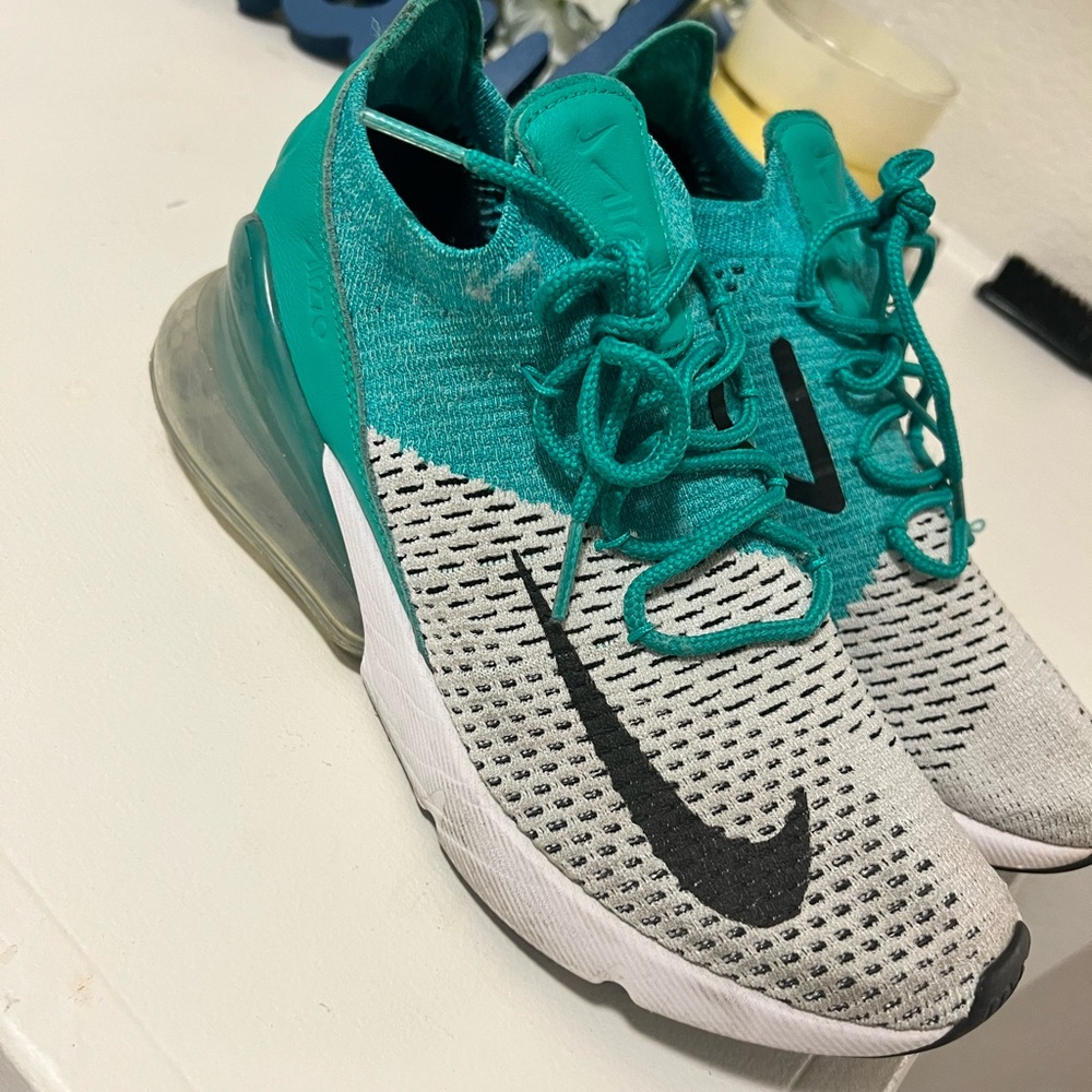 Nike Women's Air Max 270 s